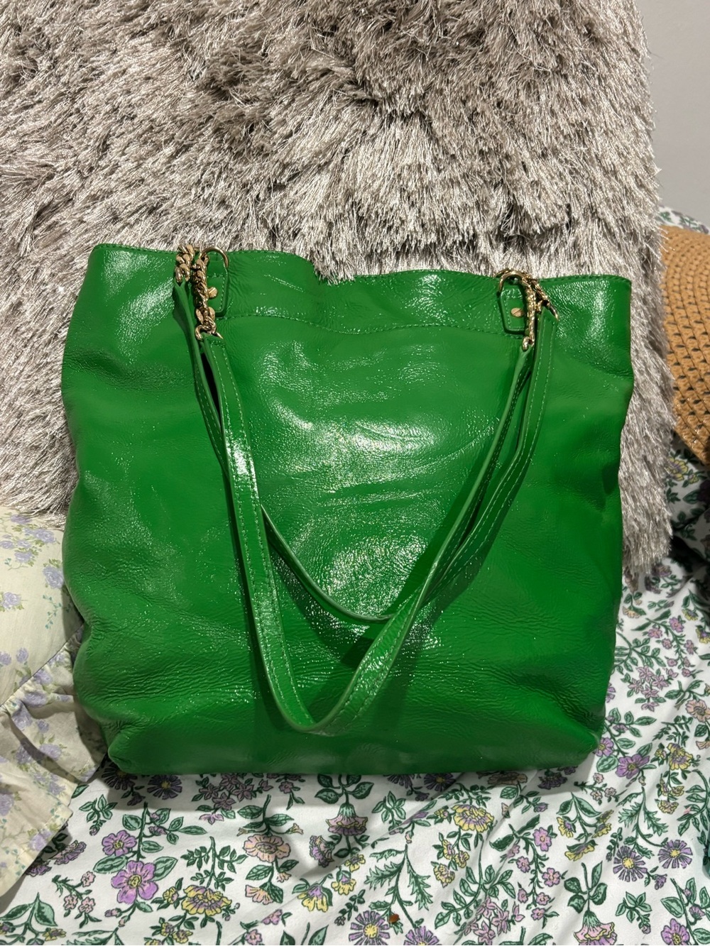 Michael Kors Emerald Green Patent Leather Tote with Gold MK Charm - Picture 5 of 16